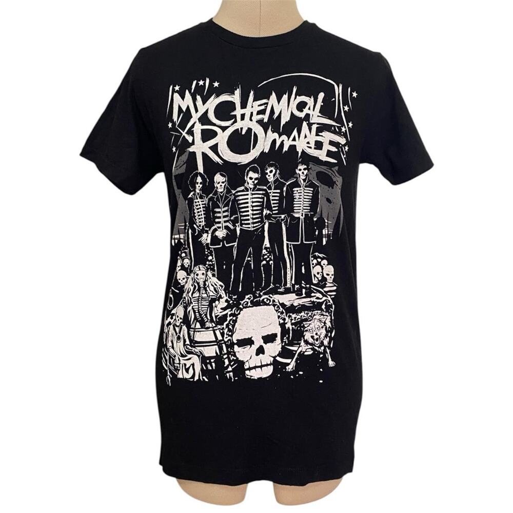 Vintage Y2K emo My Chemical Romance black graphic tee, size XS